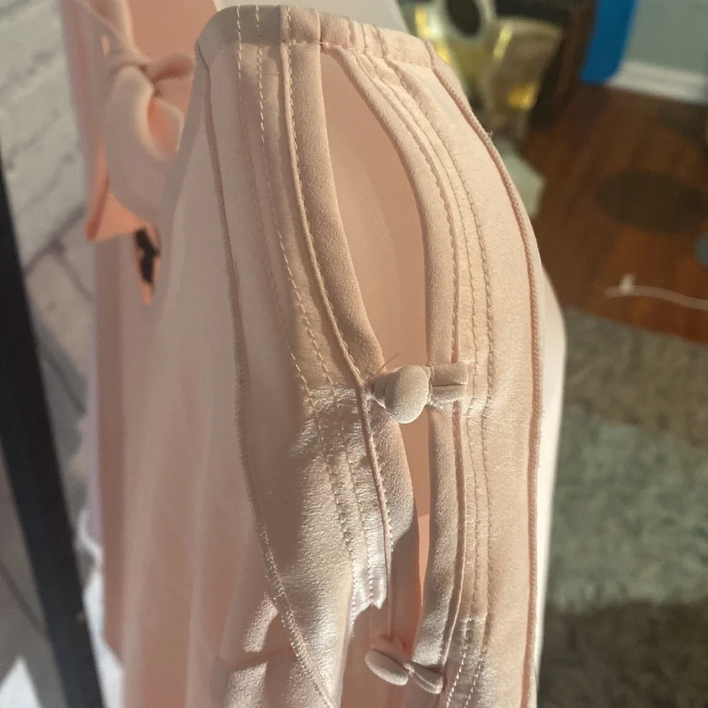 NWT LANE BRYANT PALE PINK BUTTON SLEEVE TIE BACK TOP-SIZE-26/28 - Picture 3 of 12
